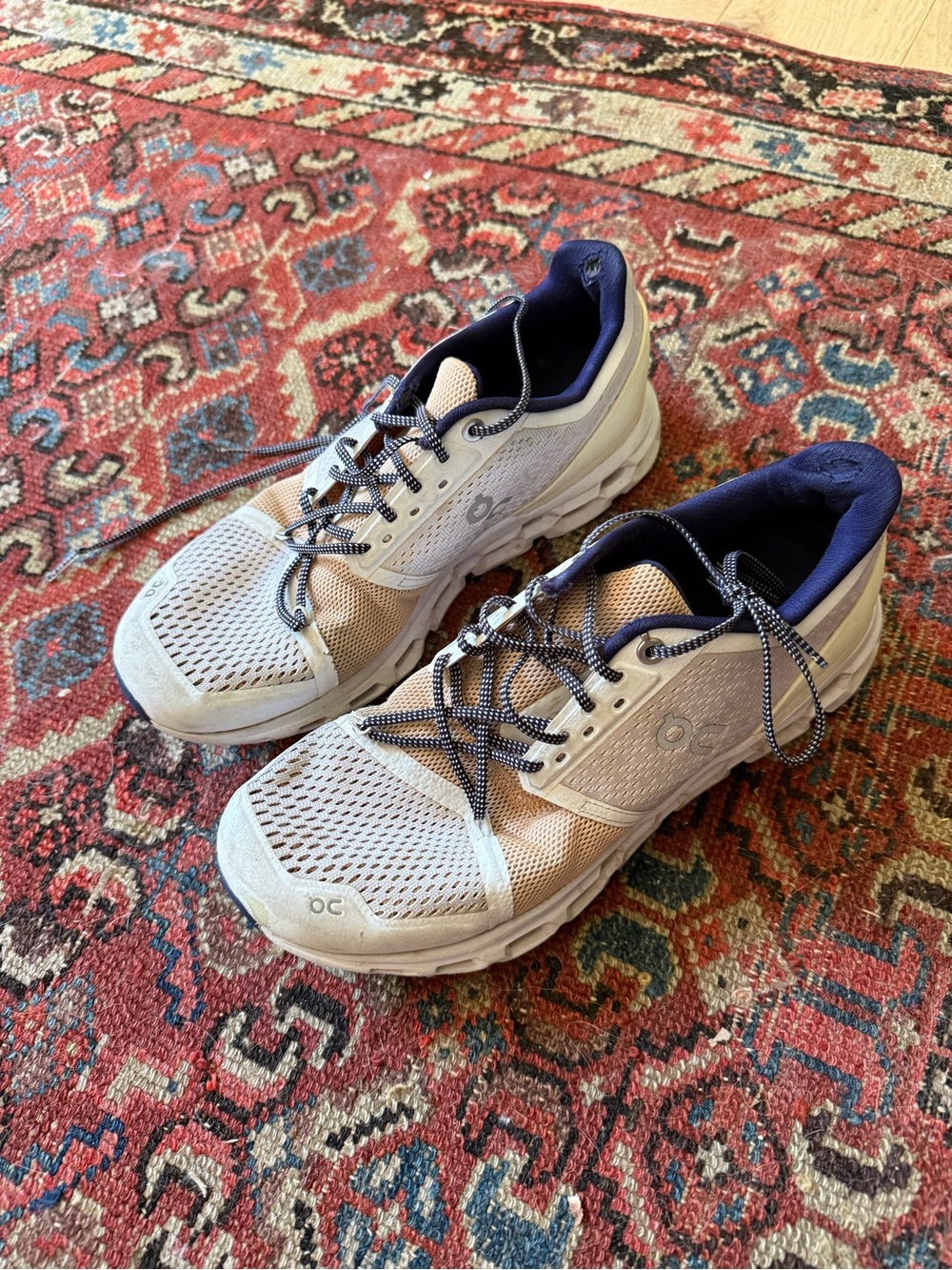 ON Running Women's Cloudstratus Running Shoe size 9